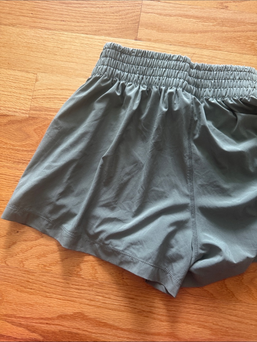 Vuori Villa Shorts NWOT pistachio green XS - Picture 7 of 7